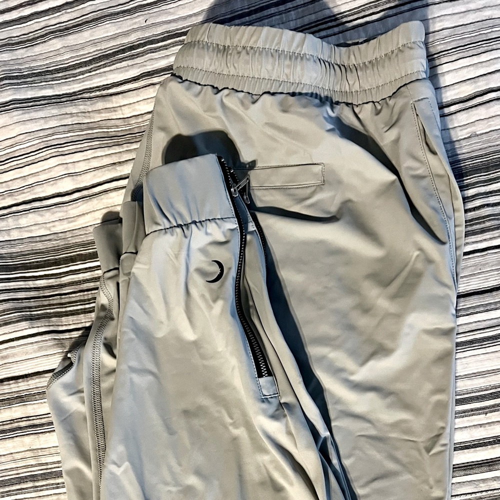 Zyia Active Grey Everywhere Zipper Joggers Size Medium